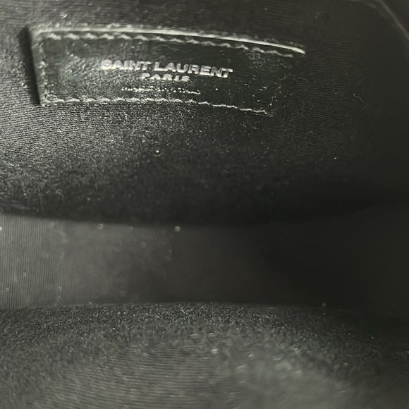 Stunning YSL Grain De Poudre Matelasse Chevron Quilted Round Vinyle Camera Bag - Picture 5 of 10